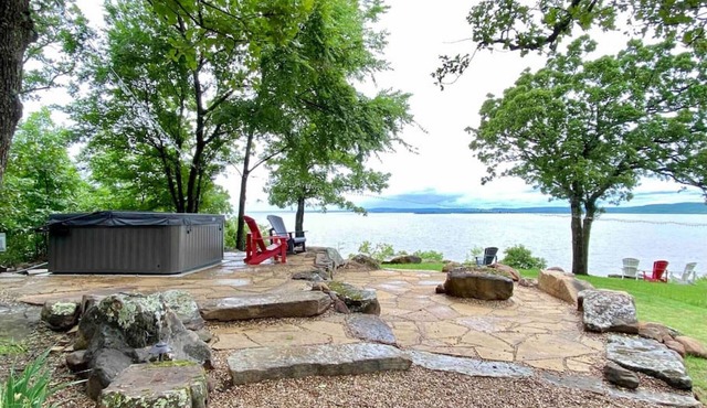 Jewell of Eufaula! Lake view, hot tub, & fire pit!