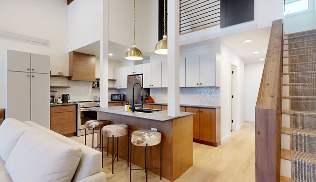 JHRL - Hollyhock 2023