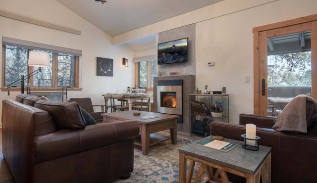 JHRL - Indian Paintbrush 1121, A newly renovated 2 bedroom mountain modern retreat located in Wilson