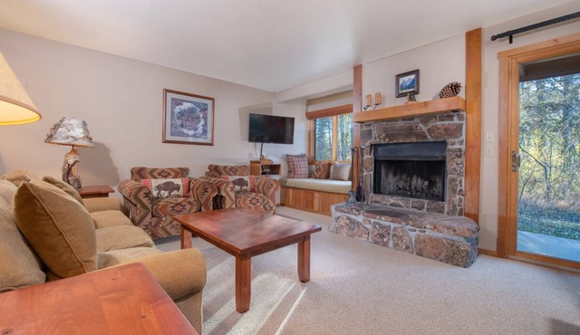 JHRL - Ponderosa 413, Perfect for a couple