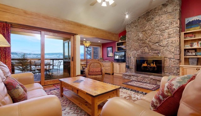 JHRL - Snow Ridge #5 - Slopeside Mountain Lodge Decor, close walk to the base