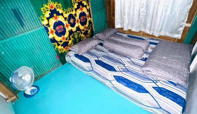 Jhuna Komodo Homestay Room1