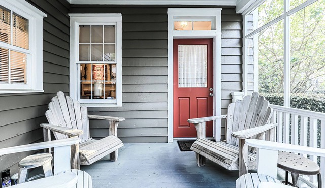 Jingle Bells Square House