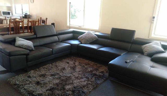 JJ's Raymond Island Escape