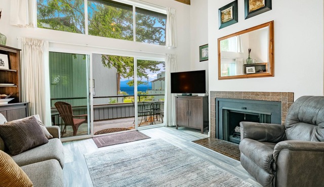 JL 202: Lovely water view, sleeps 4
