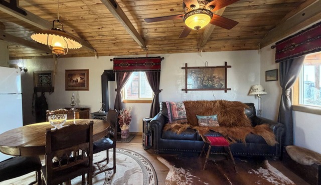 JMA Ranch House Cozy, Charming and Quiet