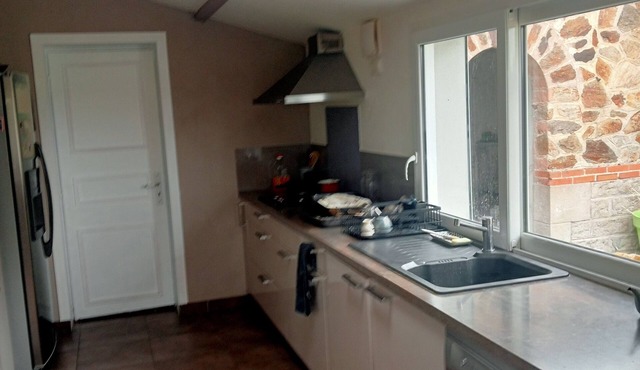 Jolie et Grande Maison Pour Famille Nombreuse Avec Cheminée et Piscine