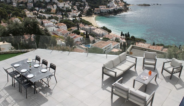 Joan Margarit 84 B - Four Bedroom Villa, Sleeps 8