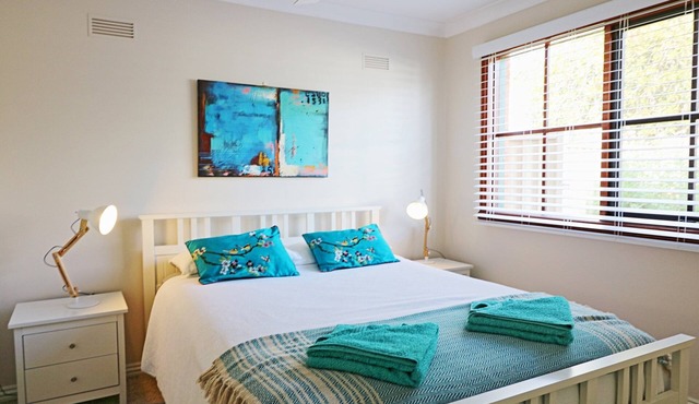 Jodi's Beach Retreat: 2 bedroom pet friendly apartment