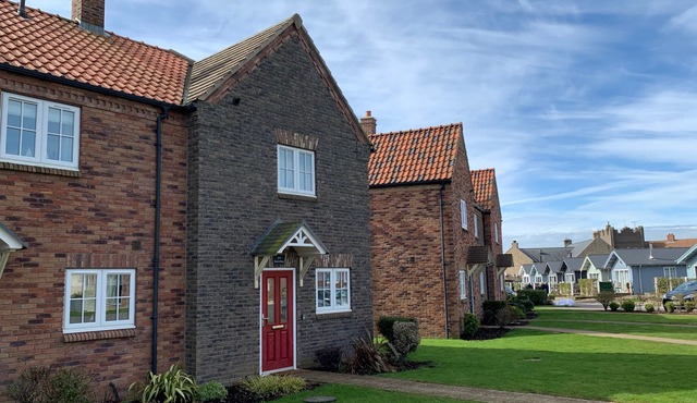 Joe's beach house - a cottage that sleeps 4 guests in 2 bedrooms