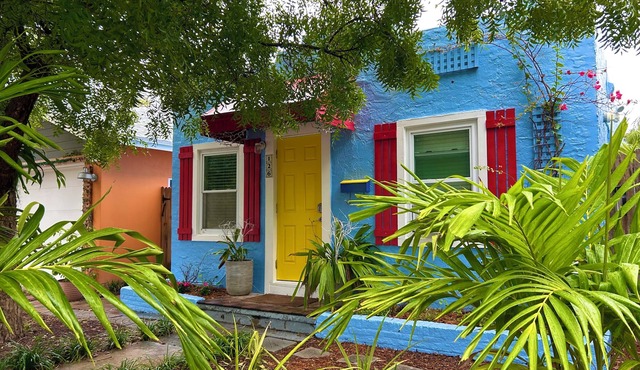 Joel's place: cozy 2 bedroom cottage with heated pool