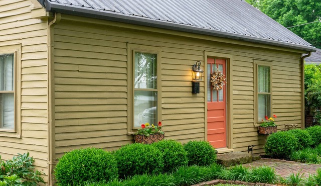 John Fitch Cottage, 1BR - Patio - Downtown