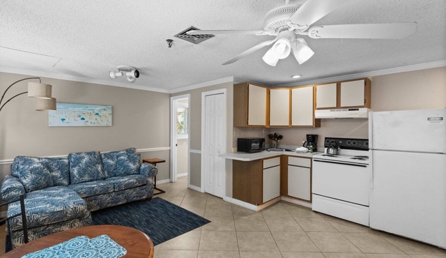 John's Pass - Beach Location - Beach Place #200