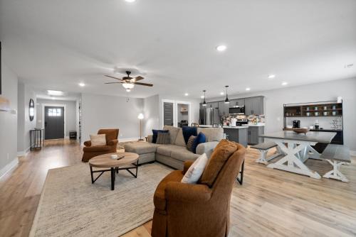 John's Place 1365 Isaiah Drive