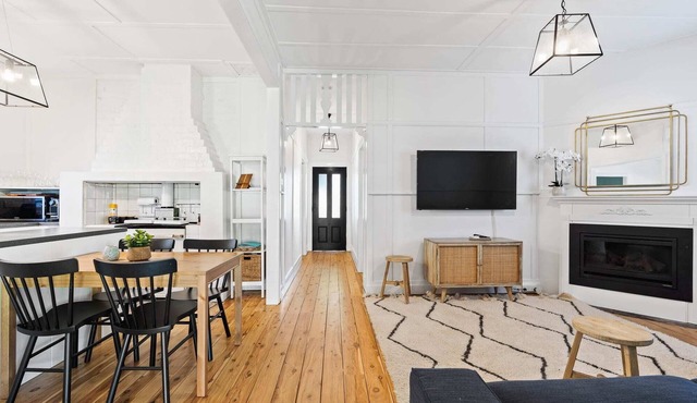 Johnno's Cottage - Prime Location - Sleeps 4