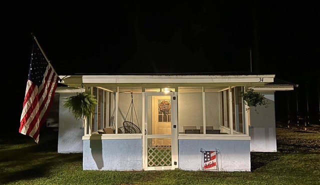 Johnny’s Fishing Cabinn