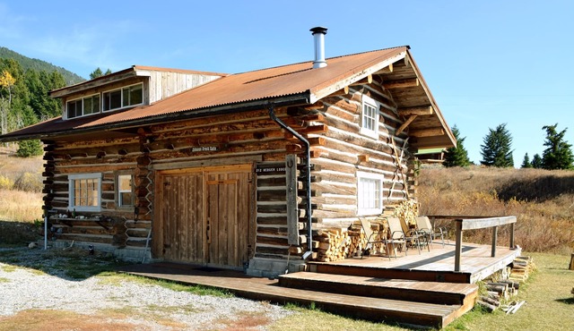 Johnson Creek Cabin * Outstanding Views * 5 Acres of Social Distancing * Sleeps8