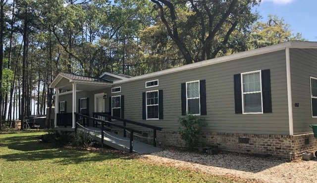 "Johnsons Coastal Retreat" in Shellman Bluff is a large 4 bedroom/ 2 bath home