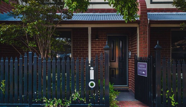 Johnstone Terrace, ​Winner of 2012 HIA award for best villa development.Gorgeous luxury House.