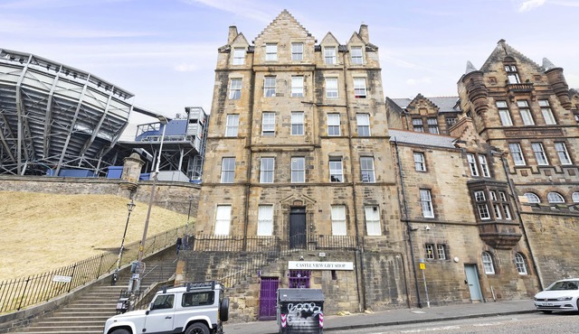 JOIVY Charming 2-Bed Flat Near Edinburgh Castle