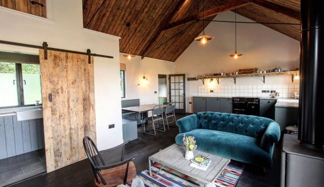 JOIVY Rustic 1-bed holiday home in Suffolk countryside