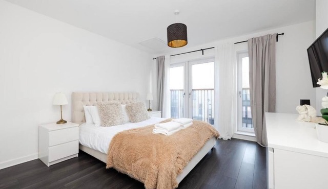 JOIVY Stylish House with Garden