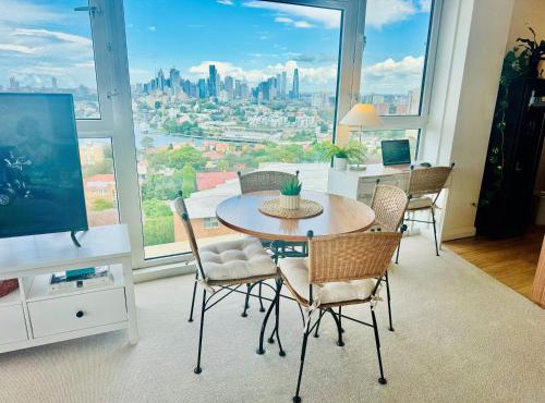 JoJo's Sydney Escape - Breathtaking Harbour Bridge & Ocean Views, 2 Beds & free parking
