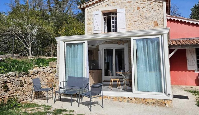 Joli Appartement Dans Villa en Rez-de-jardin