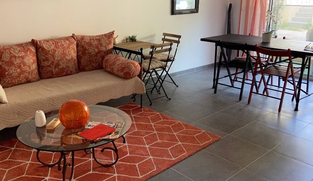 Joli Appartement Avec Terrasse à Villelaure