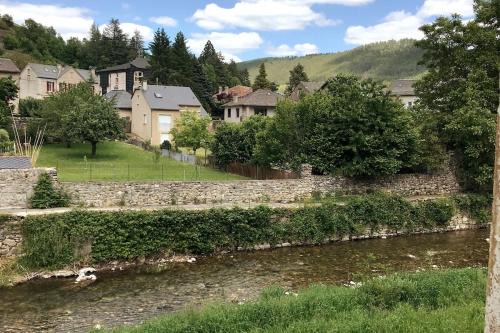 Joli appartement avec vue sur la rivière