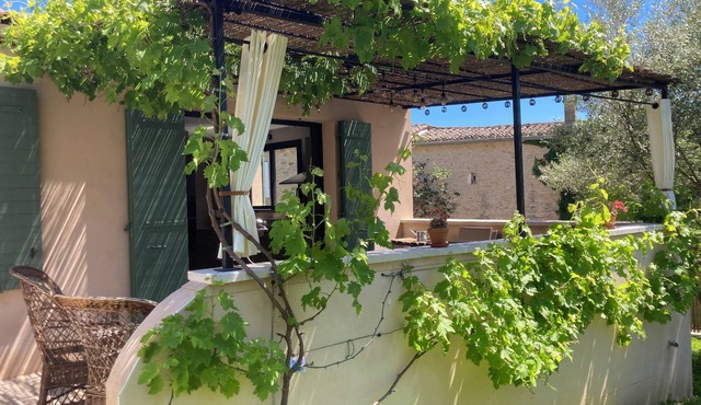 Joli Gîte 4 , Accessible PMR Près D'uzès, du Pont du Gard, et du Musée Haribo