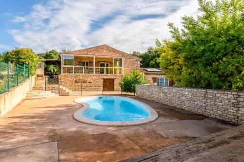 Joli gîte avec piscine
