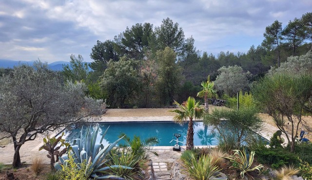 Joli Loft Indépendant de 38m2, Avec Piscine Dans le Var