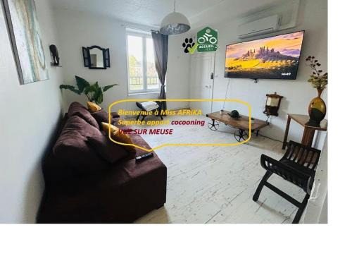 joli logement rénové vue sur Meuse Miss Africa