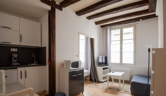 Joli studio à 600 mètres de la Gare
