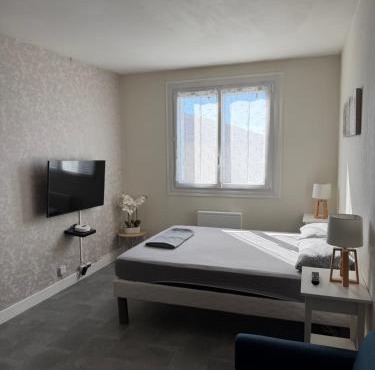 Joli studio avec parking privé, bien situé