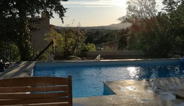 Joli T1 au Calme, Entre Collines et Littoral; Idéal Pour Explorer la Région!