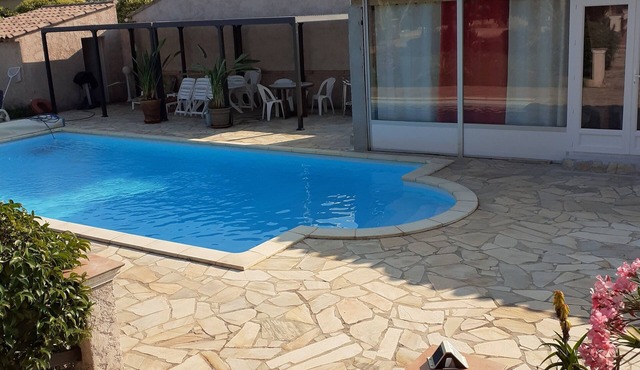 Joli T1 Avec Piscine et Parking Privé