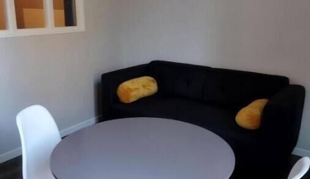 Joli T1 Hyper Centre Rochefort