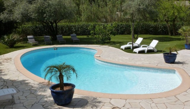 Joli T3 Dans Villa, Piscine , 300m de la mer