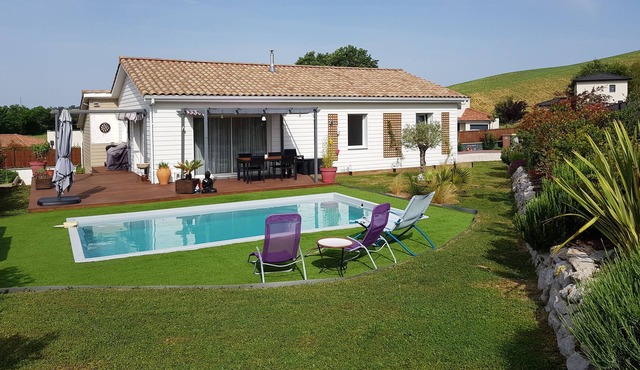 Jolie Maison 3 Chambres Avec Jardin et Piscine
