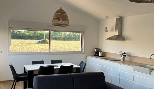 Jolie Maison à Machecoul Avec Jardin et vue sur la Campagne. Gîte Très au Calme