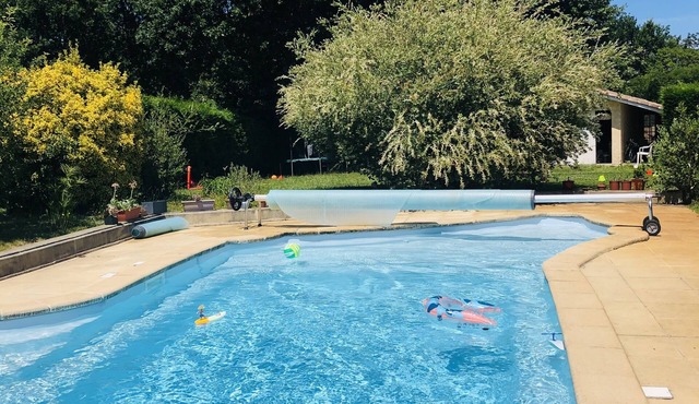 Jolie Maison Avec Grande Piscine