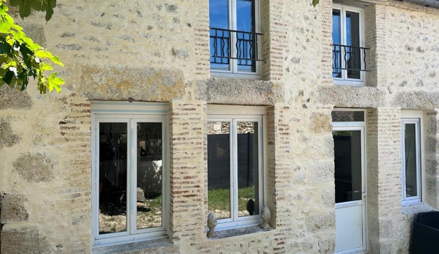 JOLIE MAISON AVEC JARDIN PRIVE DANS LE CENTRE VILLE DE BRIARE