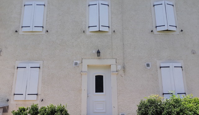 Jolie Maison Béarnaise Rénovée Dans un Cadre Verdoyant