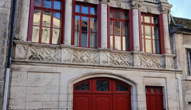 Jolie Maison Dans le Centre Historique de Bourdeilles