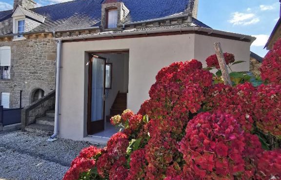 JOLIE MAISON DE VILLAGE