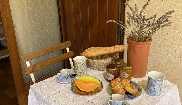 Jolie Maison de Village, à 2 min à Pied du lac D'esparron de Verdon