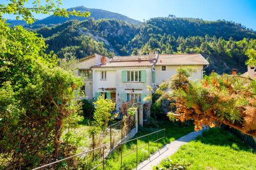 Jolie maison Lucéram