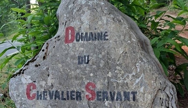 Jolie Maison Pour 2 Pers. Avec Piscine Partagée et Jardin à Pardailhan